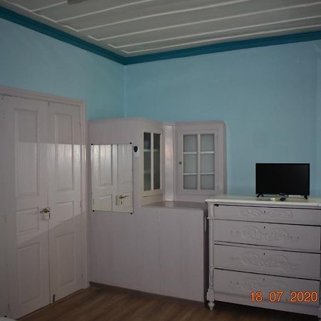 The Central House! Raches  Exterior photo